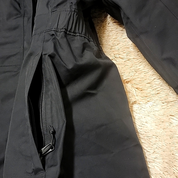 The North Face | Artic Dry Vent 550 Down Parka With Faux Fur Trim - Picture 8 of 15